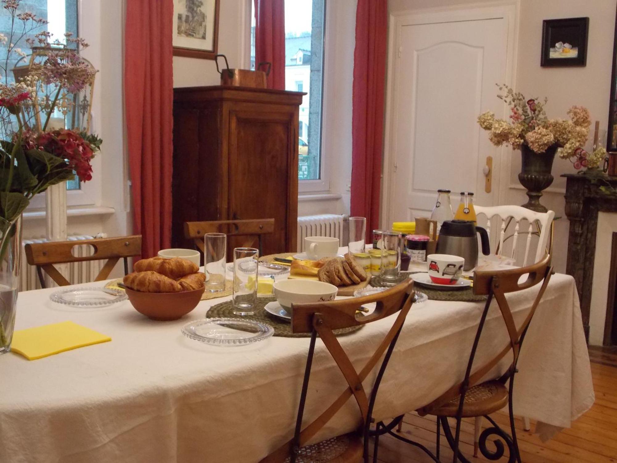 La Vie De Chateau En Toute Amitie Et Simplicite Montaudin Kültér fotó